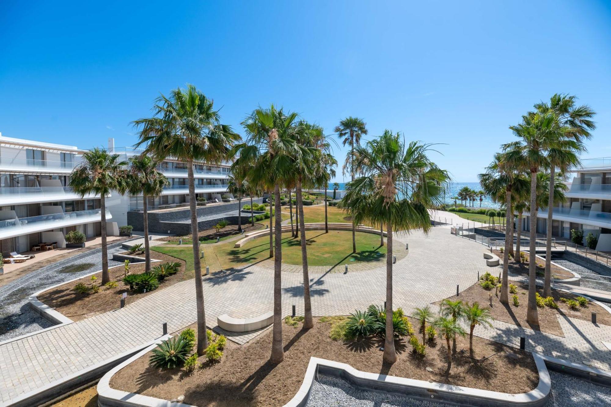 Apartamento Edge Luxury Beachfront 2br With 3 Pools, Wellness, Gym Estepona