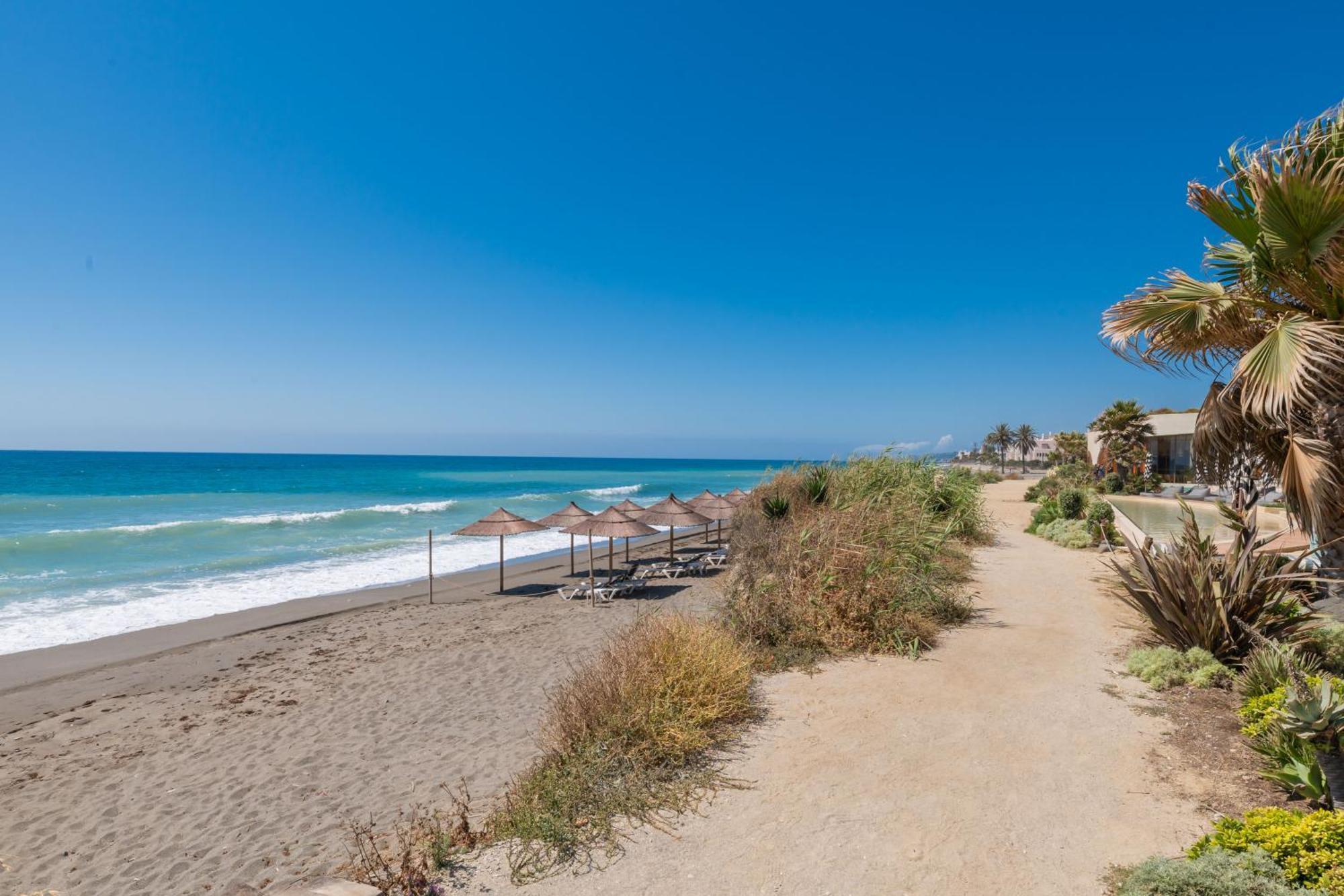 Edge Luxury Beachfront 2br With 3 Pools, Wellness, Gym Apartamento *
