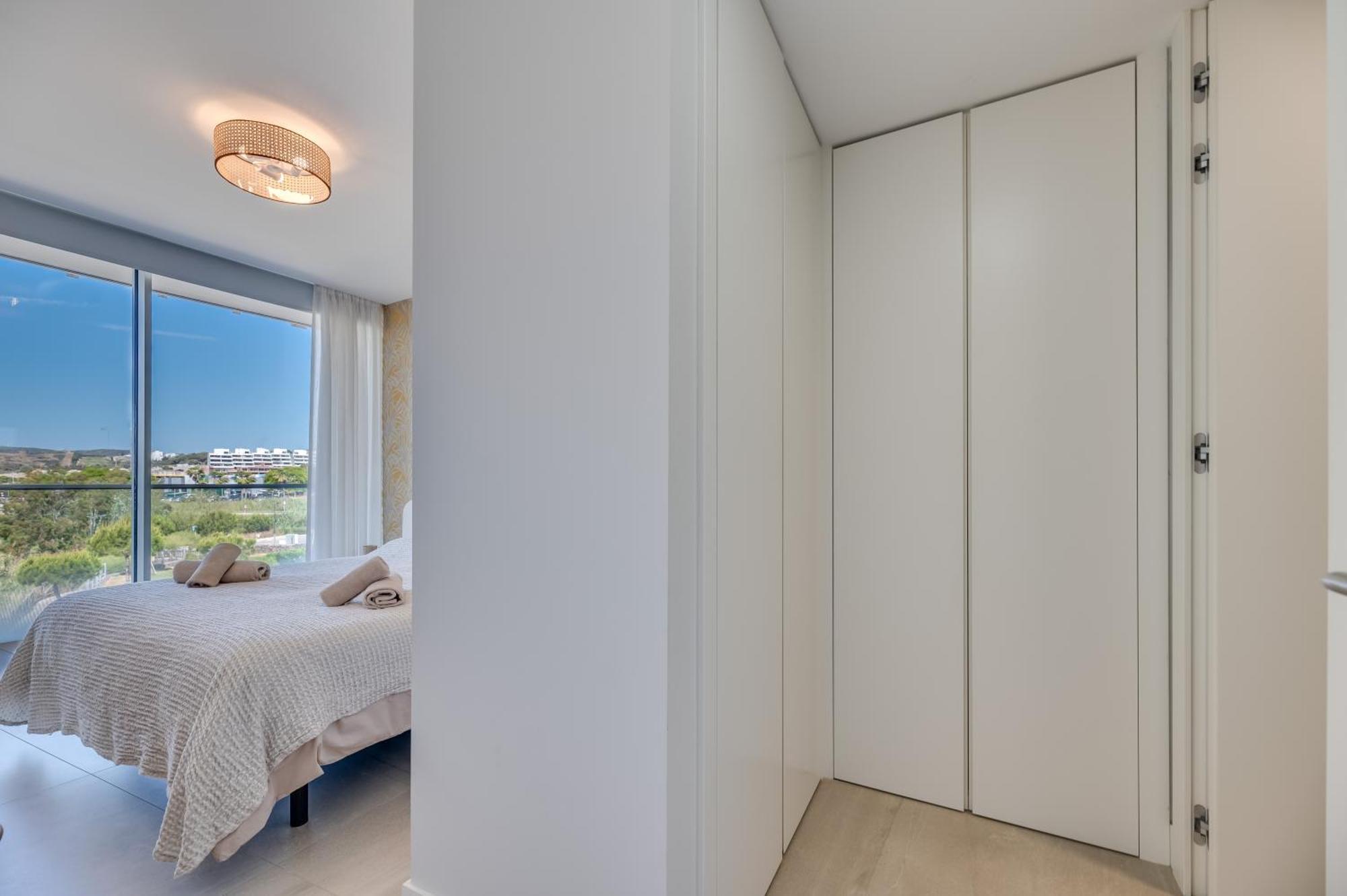 Edge Luxury Beachfront 2br With 3 Pools, Wellness, Gym Apartamento Estepona